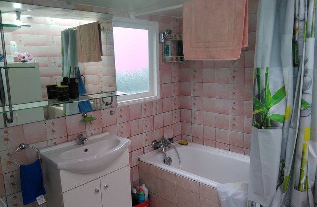 cheap accommodation, central, steps from the waterfront