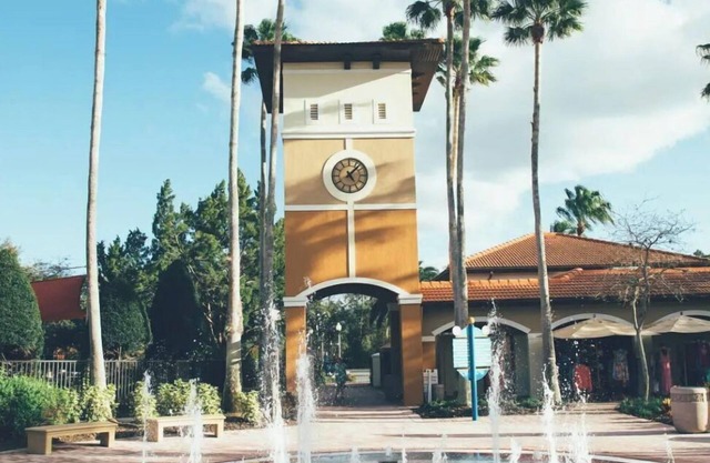 CHECK THIS OUT!!! 1 bedroom Villa, Sleeps 4. 5 mins to Disney World!