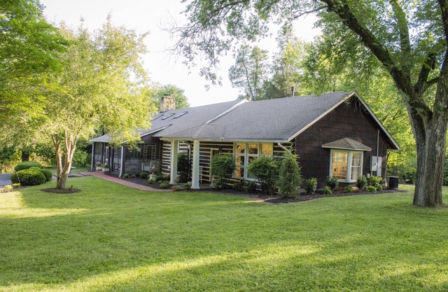Cheekwood Historic Birdsong Lodge liegt günstig in der Innenstadt von Nashville, TN
