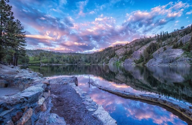 Cheerful 1-Bedroom Lake Cottagenn