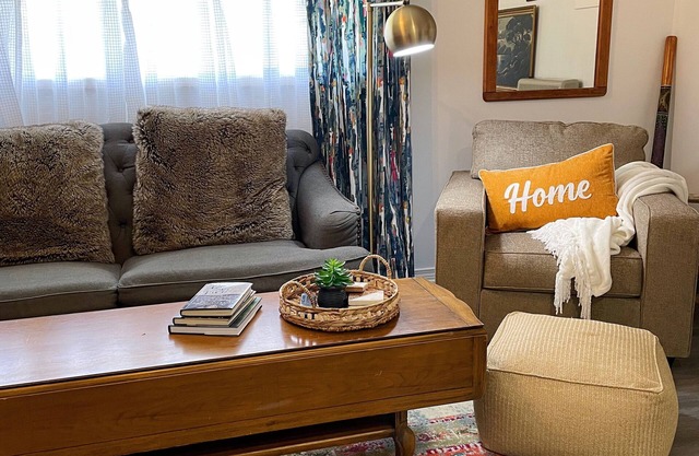Cheerful 1 Bedroom Cottage w/Ample Parking, Close to WM Sports & Events Center