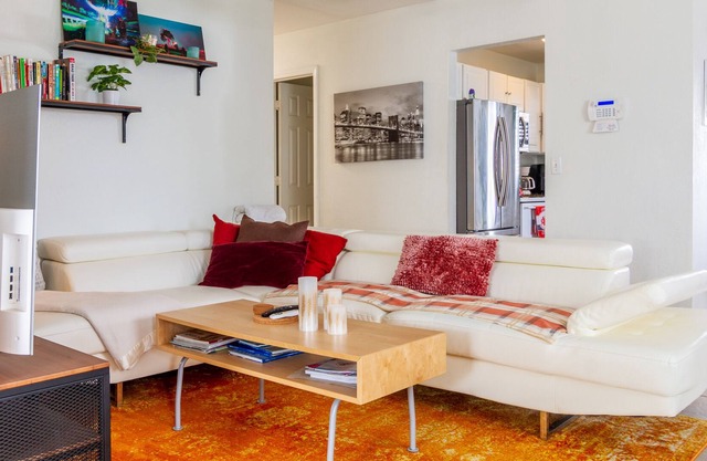 Cheerful 3.5 bedroom house with firepit near UCF
