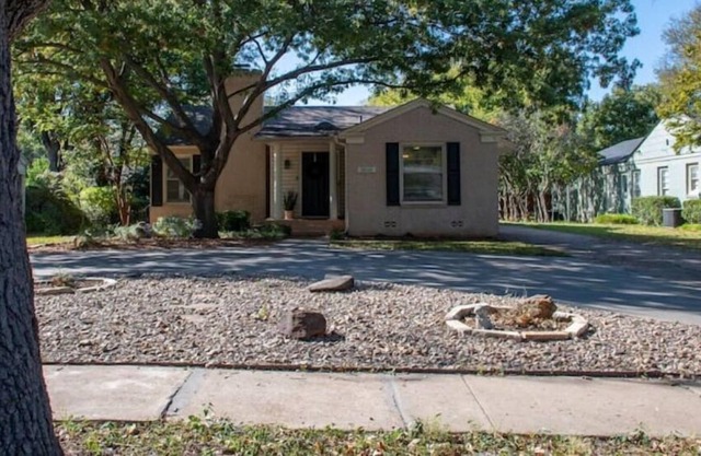 Cheerful 3-bedroom, 2 bath residence.
