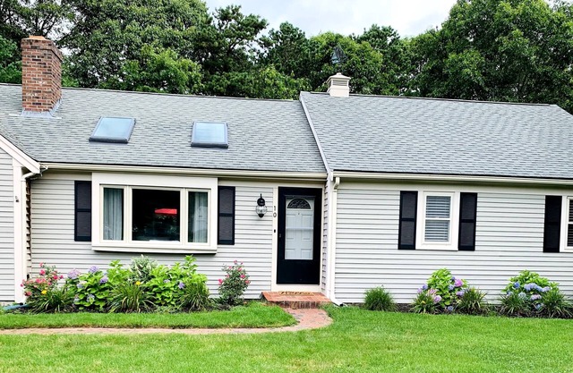 Cheerful 3 Bedroom Home in Osterville - Great Deck