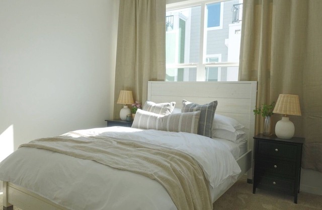 Cheerful 3 Bedroom home in the heart of Midtown!!!