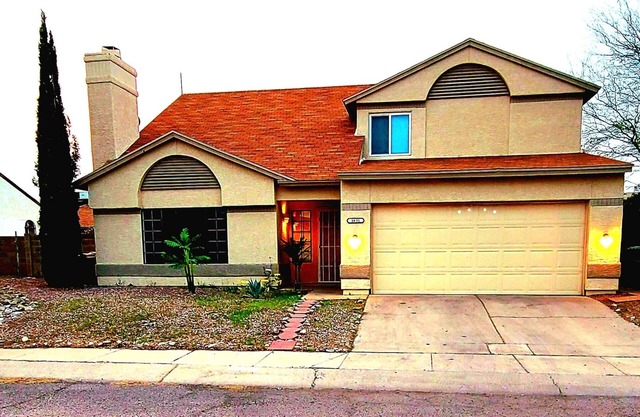 Cheerful 3 bedroom house with a beautiful backyard