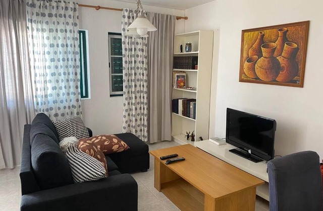 Cheerful 3-bedroom residential home