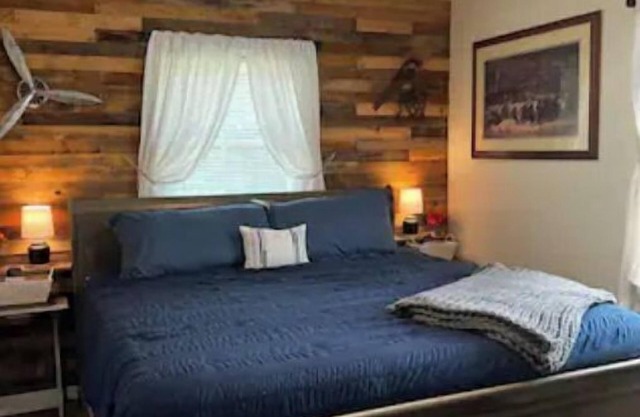 Cheerful 3 bedroom home close to everything!