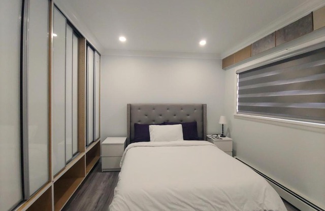 Cheerful 3-Bedroom Villa with free parking.