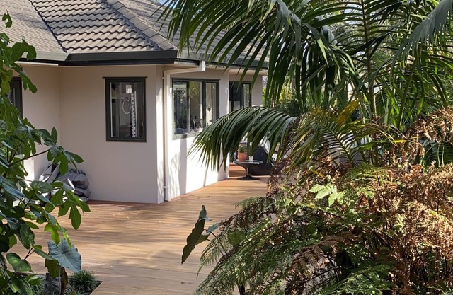 Cheerful 3 BR House Near The Beach Spa Tropical Garden