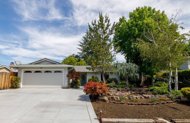 Cheerful 3bedrooms/2bathrooms Single Family House