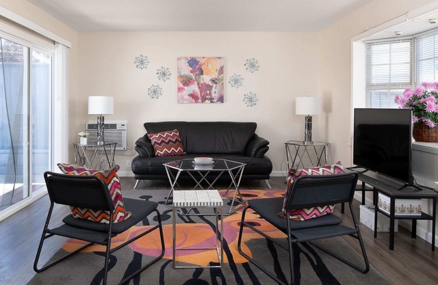 Cheerful 3BR Home in Fremont, Sleeps 6