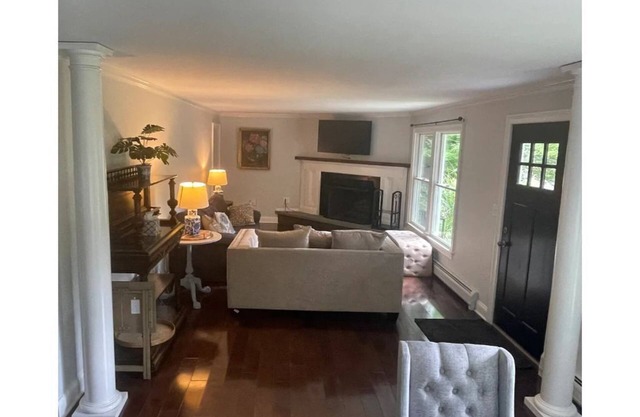 Cheerful 4 bedroom home with all the updates