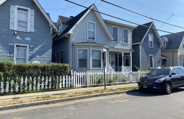 Cheerful 4 bedrooms residential house.
