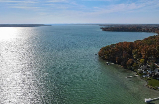 Cheerful Cottage in Elk Rapids - just steps from the lake!