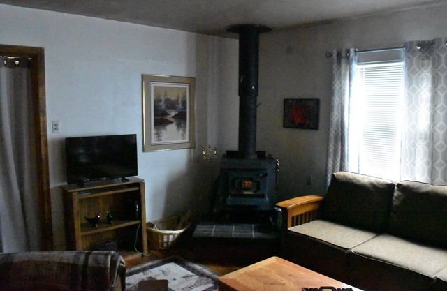 Cheerful & Cozy 3 Bedroom Plus Residence