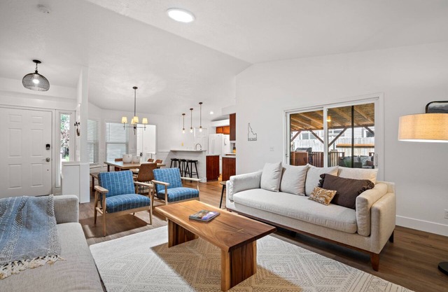 Cheerful & Cute 3BR Home in the Heart of Star!