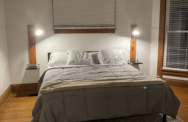 Cheerful Downtown 3 Bedroom home in the historic area of Columbus