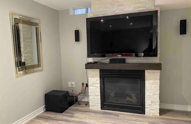 Cheerful home Brampton/Toronto