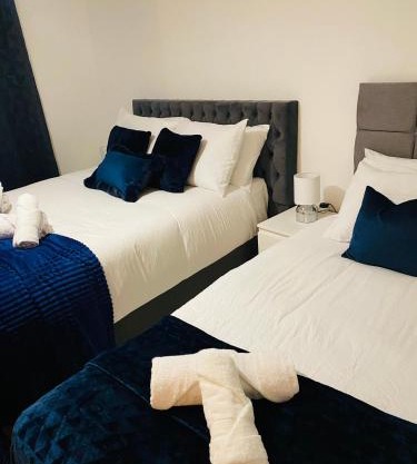 Cheerful home near City Centre,Station& RaceCourse