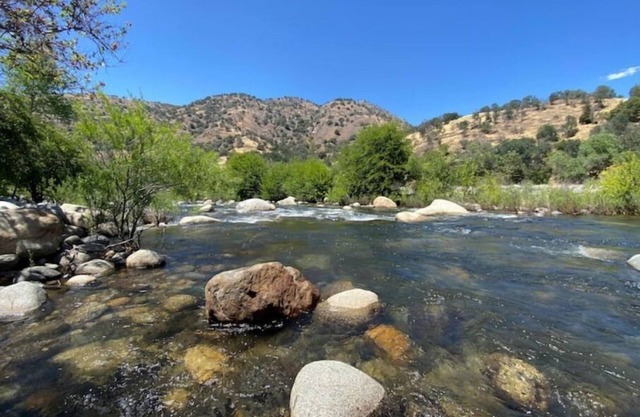 CHEERFUL HOUSE WITH RIVER AND MOUNTAIN VIEWS! NEW
