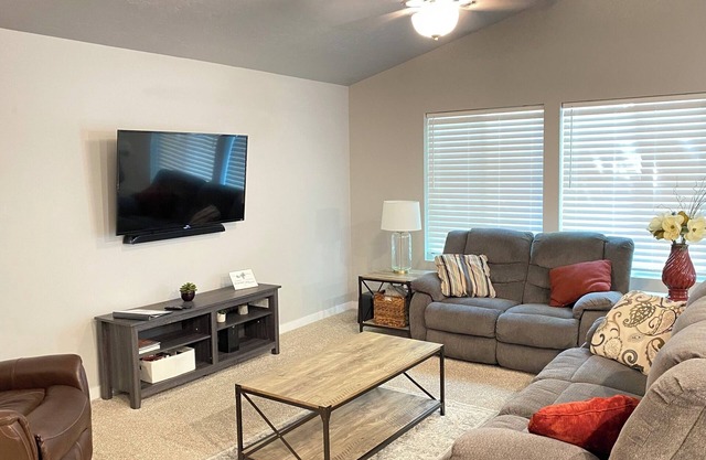 Cheerful NEW Executive Home with office-Meridian