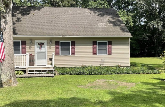 Cheerful, quiet 5 bedroom home