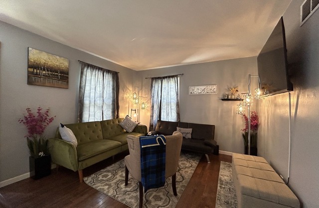 Cheerful residential house with all yours needs.