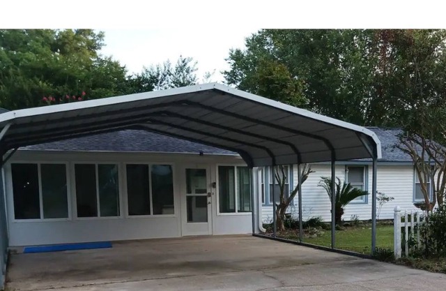 Cheerful three bedroom home in Pensacola Fla