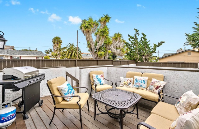 Cheerful Villa Del Sol Just 4 blocks to Beach