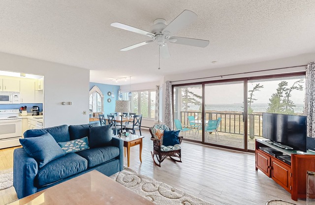 Cheery beachfront condo in Glen Arbor's Homestead Resort with deck & fireplace