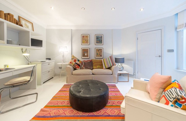 Chelsea Retreat for 3 Near King’s Road