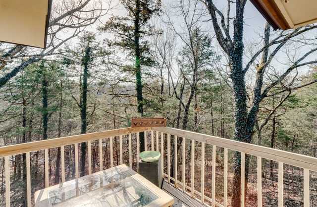 Cherokee Village Townhome w/3 Community Pools!