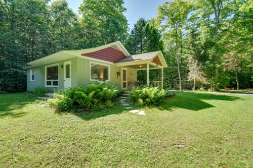 Cherry Cottage - Walk to Peninsula State Park!