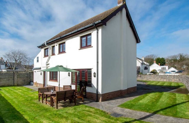 Das Cherry Tree Cottage genießt eine hervorragende Lage, nur einen kurzen Spaziergang von den Geschäften, Cafés und dem Strand von Port entfernt