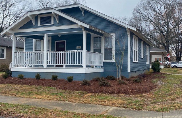 Chestnut Cottage - Minutes to Downtown and NMMC! Close to Fairpark & Arena.