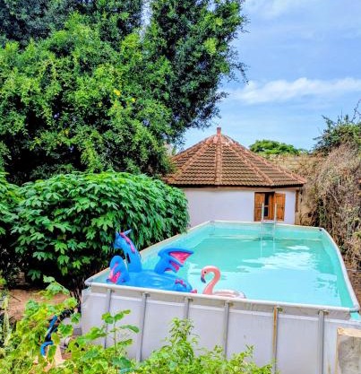 Chez Anaïs - Case indépendante dans un grand jardin avec piscine