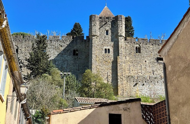 Chez Jean -Great apartment with aircon, 5 mins from the Castle