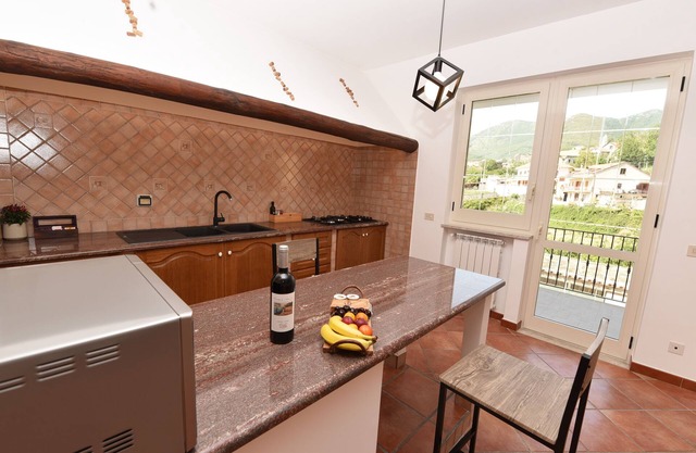 Chez Luke Apartment "Wine", 10 minutes from "Path of the God"