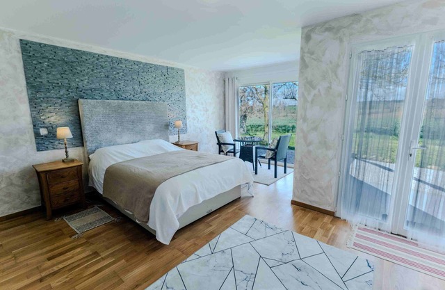 Chez Phil, Chambres D'hôte, Chambre Thème Bois