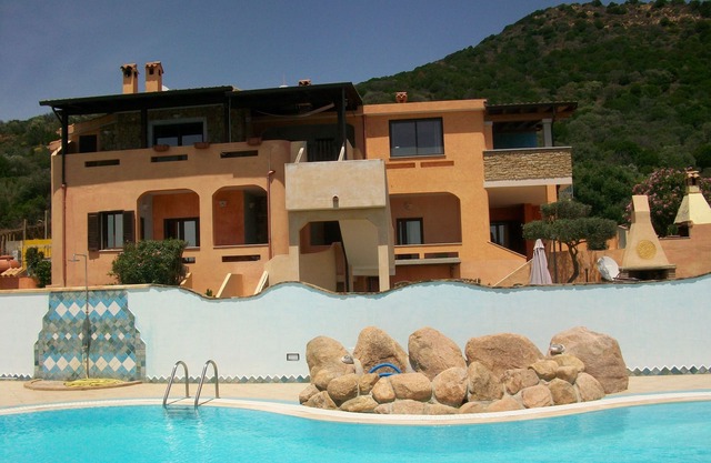 Chia, Ferienhaus Villa mit Blick auf das Meer, Schwimmbad, Wi-Fi