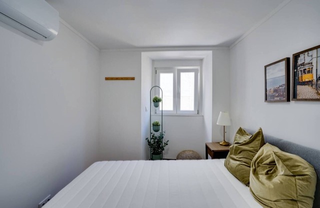 Chiado Charm: Central Refuge