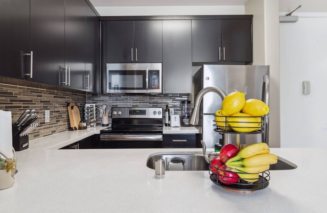 Chic 1-bedroom apartment in brilliant Marina del Rey with WiFi, AC