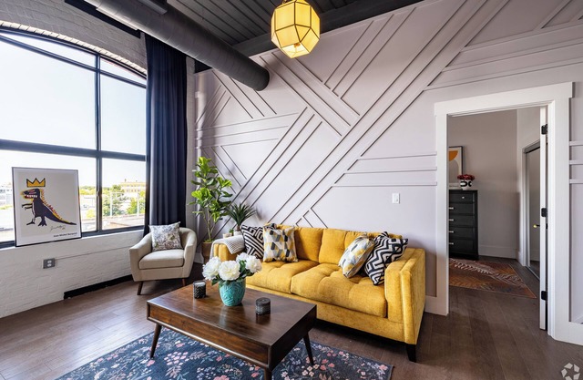 Chic 1-bedroom apartment with AC, fitness room in fabulous Attleboro.