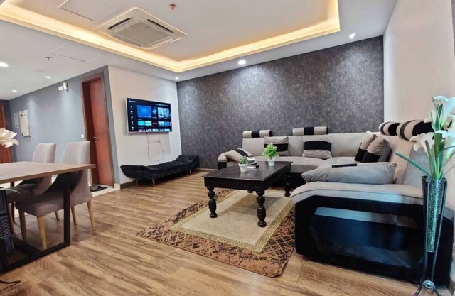 Chic 1-bedroom hotel with WiFi, AC in marvelous Lahore