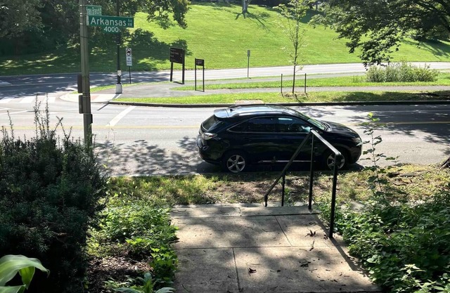 Chic 1-Bedroom Retreat Near Rock Creek Park, Private Entrance & Spa Bath