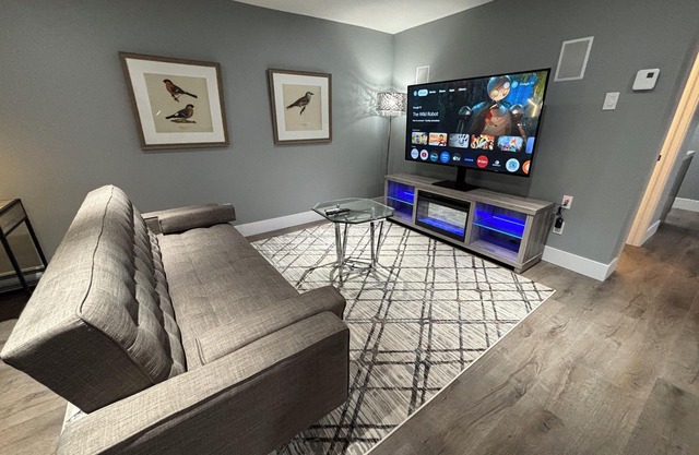 Chic 1-bedroom with WiFi and self check in Riverview
