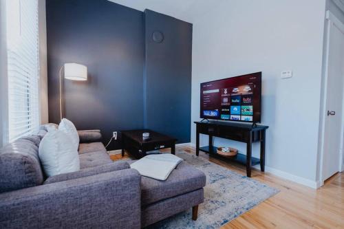 Chic 1BR Balcony & Laundry Soulard