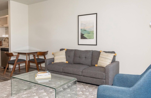 Chic 1BR in The Huntington Near Tech Corridor