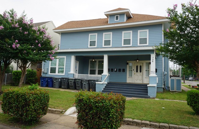 Chic 2-bedroom apartment with WiFi, AC in awesome Bishop Arts area of Dallas